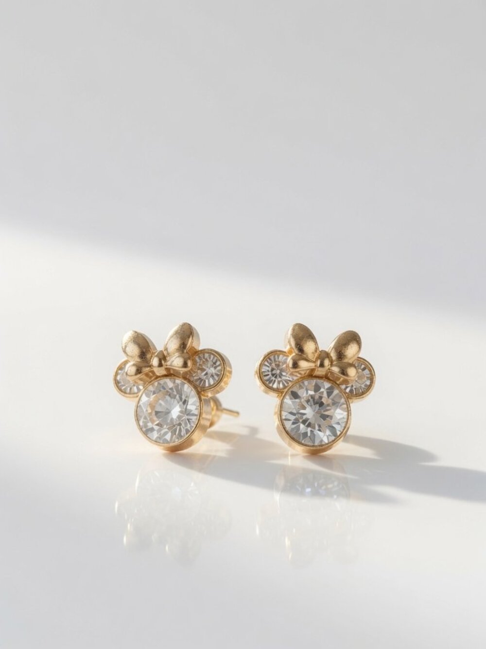 Brand New Minnie Mouse Stud Earrings